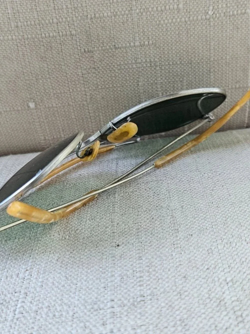 Vintage Men Sunglasses Silver Tone Metal Frame Green Lenses Aviator Sunglasses